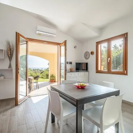 Beautiful Sea View- Privacy And Relax Apartment *